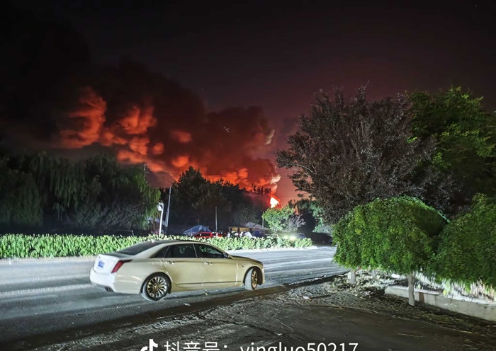 浓烟滚滚，河北馆陶县一工厂火灾视频在抖音热