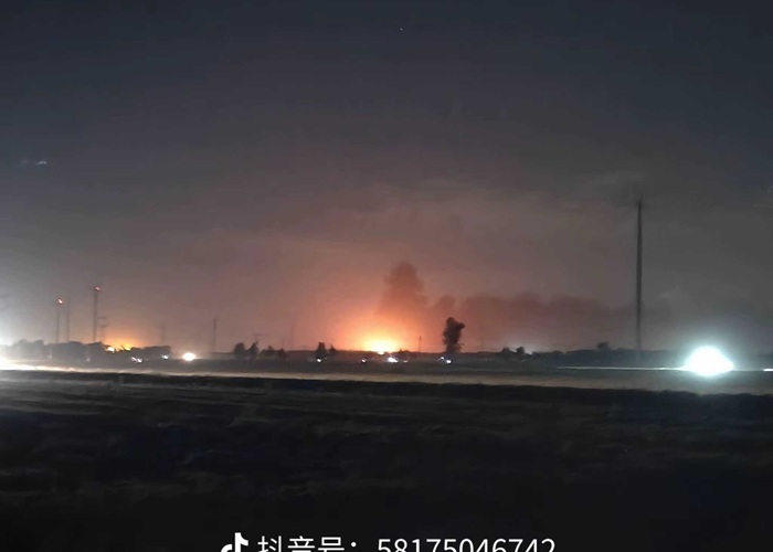 浓烟滚滚，河北馆陶县一工厂火灾视频在抖音热