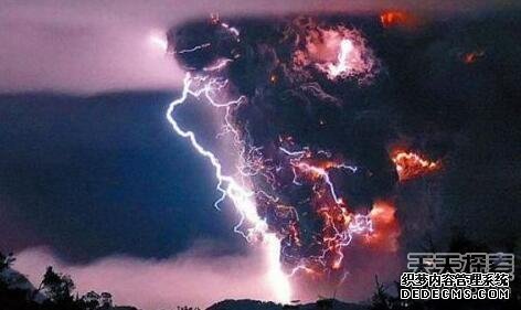 十大罕见天气奇观 地球就是喜欢和我们开玩笑