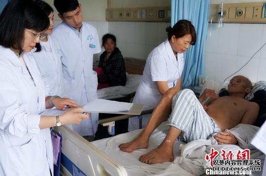 重庆市“侨爱工程—送温暖医疗队”赴三峡库区